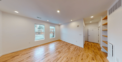 Floor plan for 1 bed, 1 bath, 594 sqft